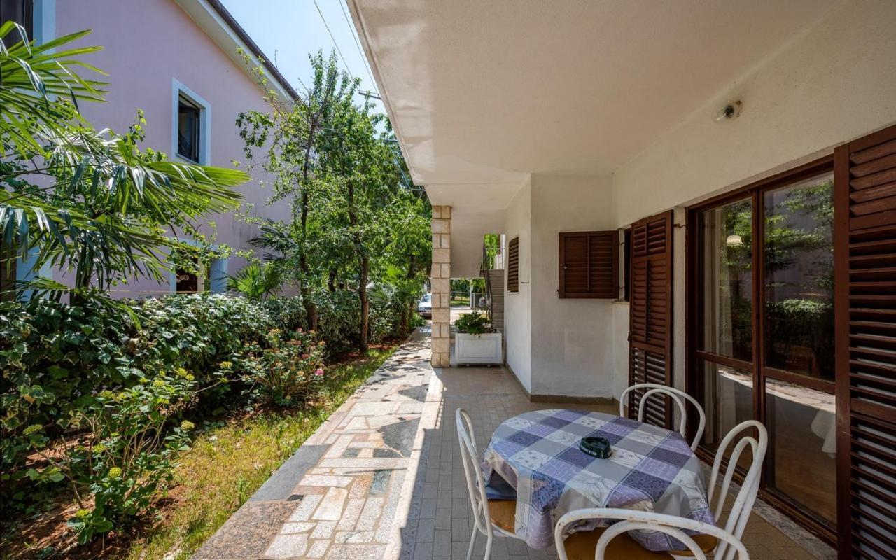 Apartmani Lido Bašanija Exterior foto